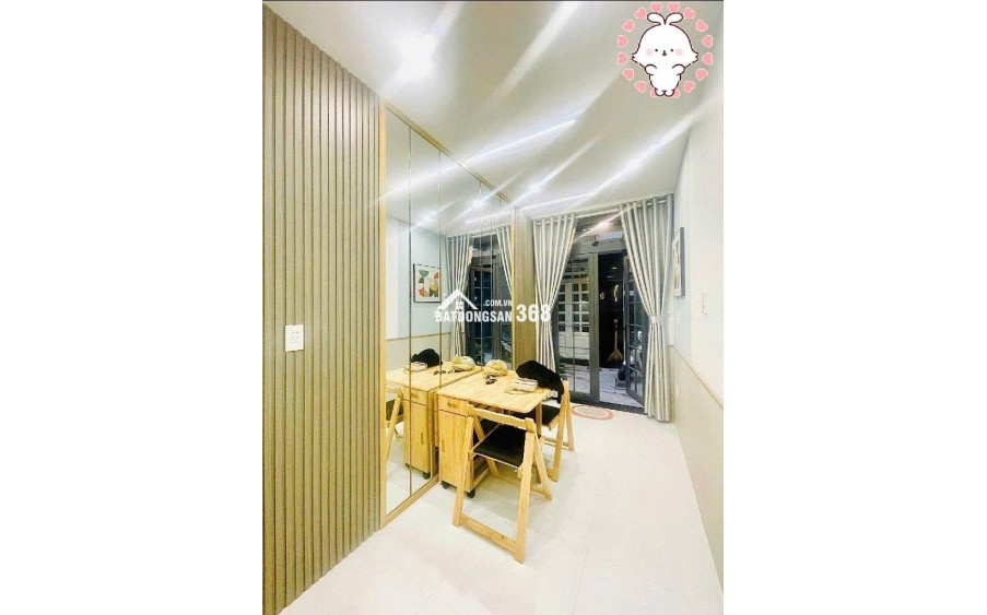 Nhà 3 tầng Tân Bình, hẻm Lạc Long Quân, 18m2, 2PN, 3WC, sổ hồng, giá 2.8 tỷ - Cơ hội an cư lý tưởng